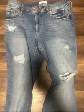 Edgely women’s Distressed Light Blue Jeans short